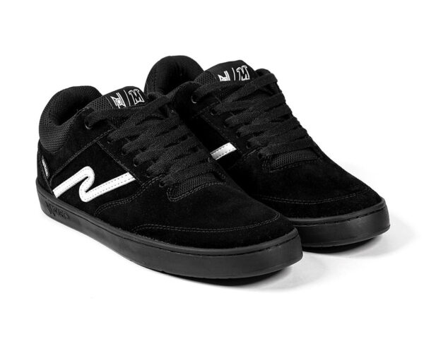 Hybrid – Low Negro/Negra